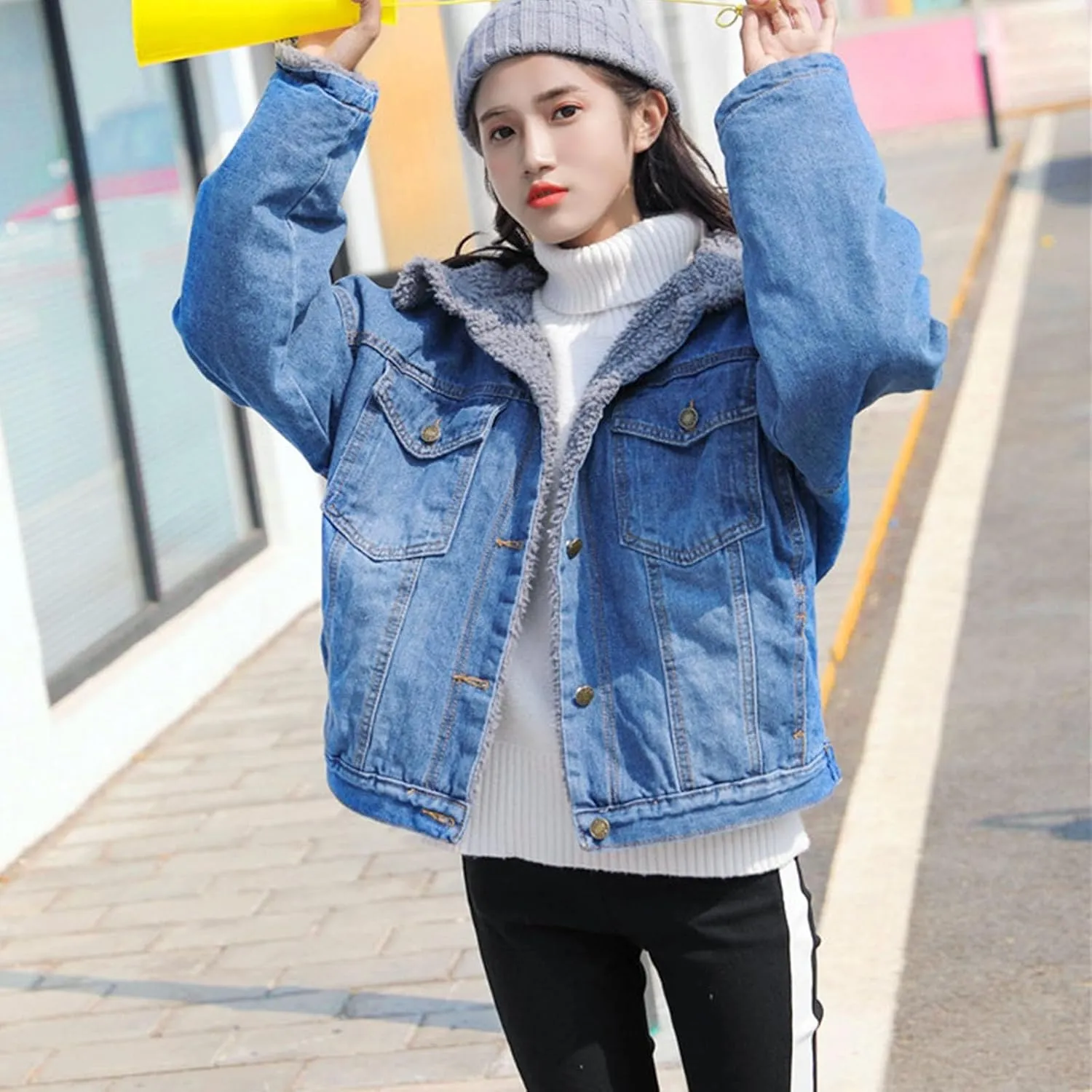 Sherpa Lined Denim Jacket Women Oversized Jean Winter Coats Faux Fur Lapel Button Down Denim Coat Warm Trucker Jacket