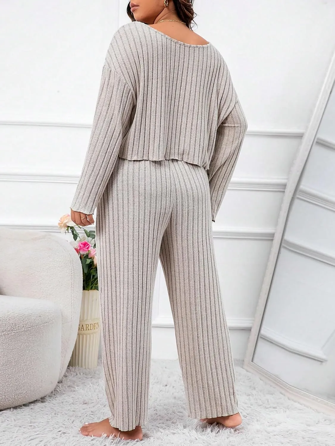 WDIRARA Women's Plus Size 2 Piece Lounge Sets Sleepwear Ribbed Long Sleeve Tee and Pants Pajama Set