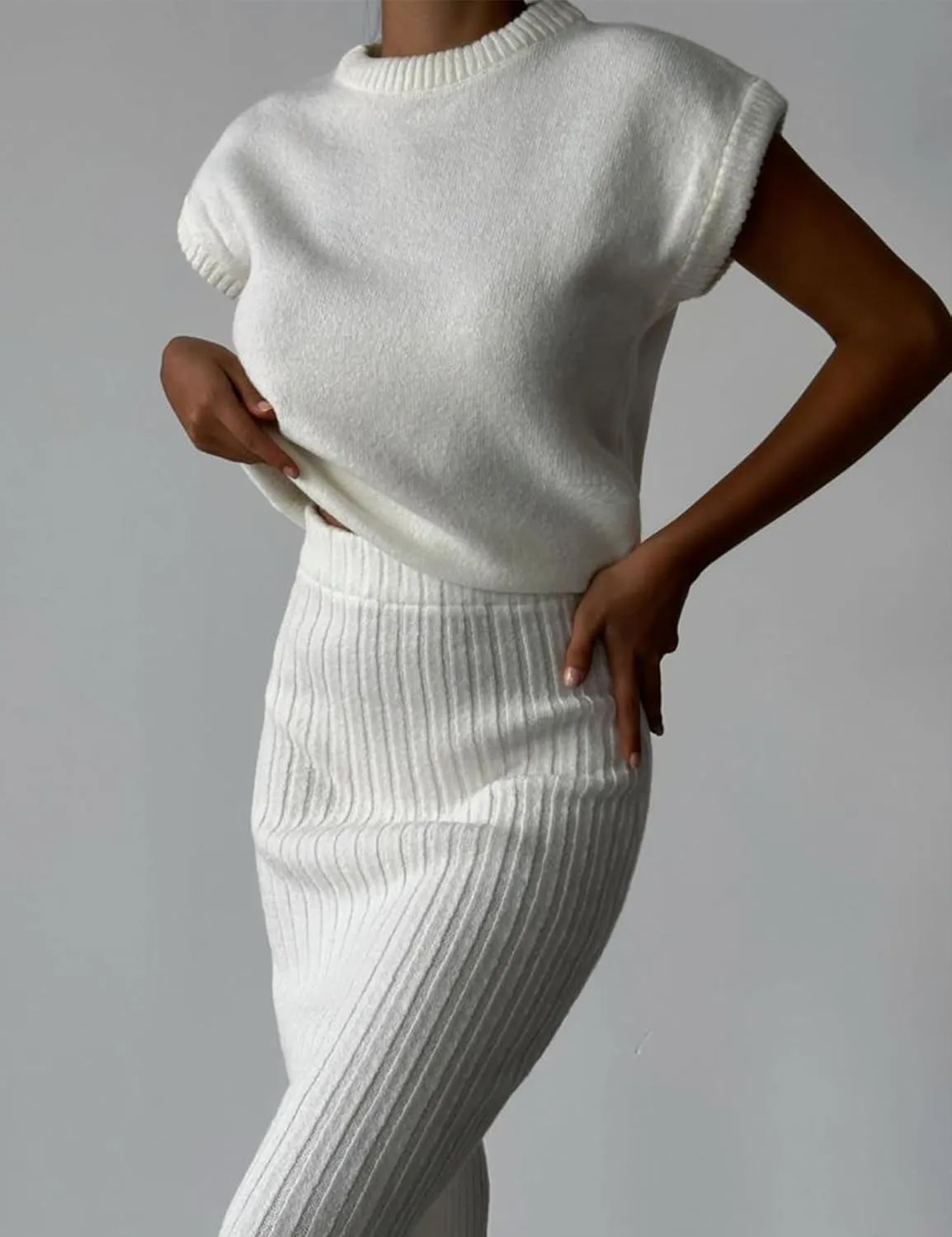 Zhiyouni Women's 2 Piece Sweater Sets Outfits Knit Vest Pullover Bodycon Maxi Skirts Loungewear